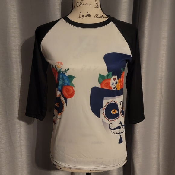 Women's SKULL Tshirt - Picture 15 of 15